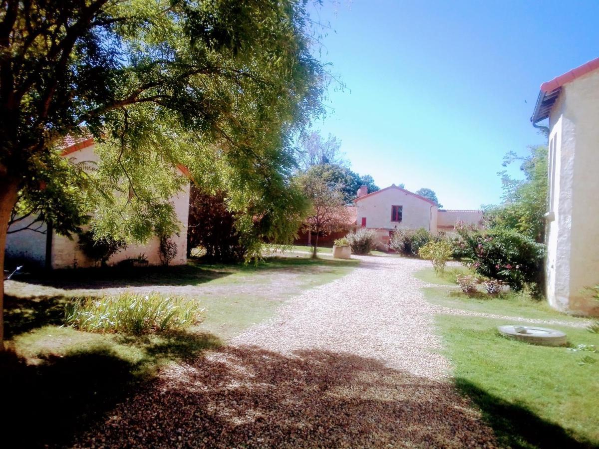 Villa Au Repos Des Elfes Braye-sous-Faye Exterior foto